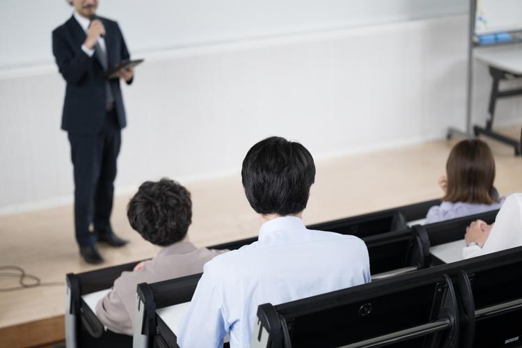 口座をヒアリングしている