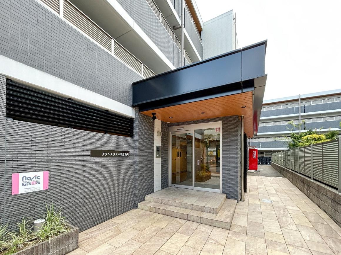 エントランス　外観